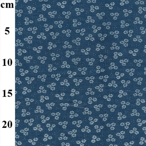 1 Metre Printed Light Denim - 100% Cotton - 147cm/58 - 3 Daisy Cluster T163